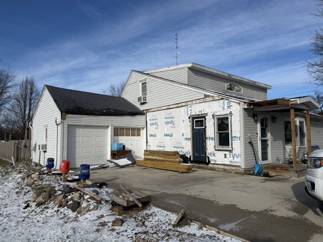 Side of the house before the carport addition